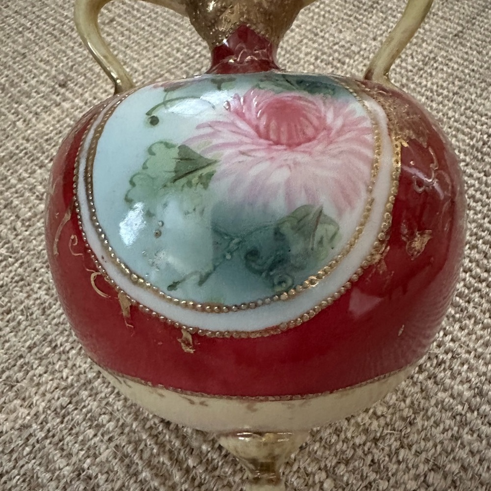Antique Victorian Guilted Footed Vase - Picture 2 of 6